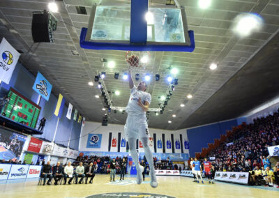 MAG Wave 10 at all-stars basketball game