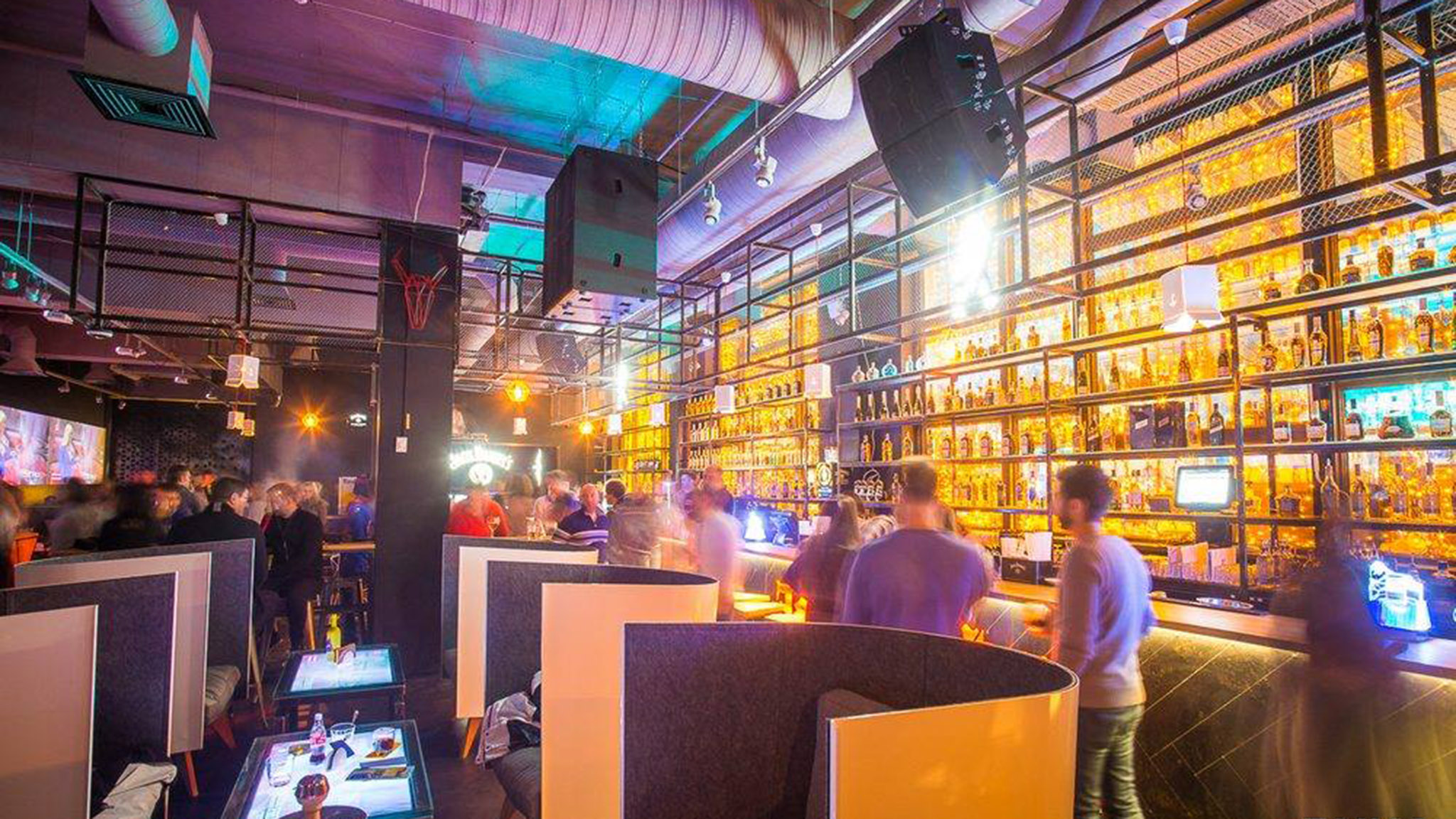 Fly line array in BUKA BAR Fly line array in BUKA BAR