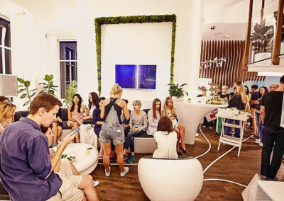 White N series in IQOS Space